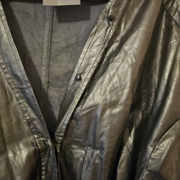 Signature 8 Faux Leather Top Black Size Small - Picture 2 of 8